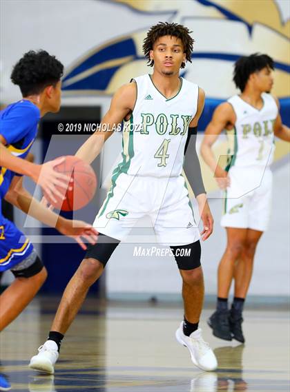 Thumbnail 2 in Long Beach Poly vs. Bishop Amat (St. John Bosco-Gahr Classic) photogallery.