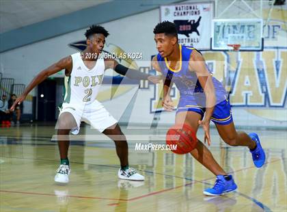 Thumbnail 2 in Long Beach Poly vs. Bishop Amat (St. John Bosco-Gahr Classic) photogallery.