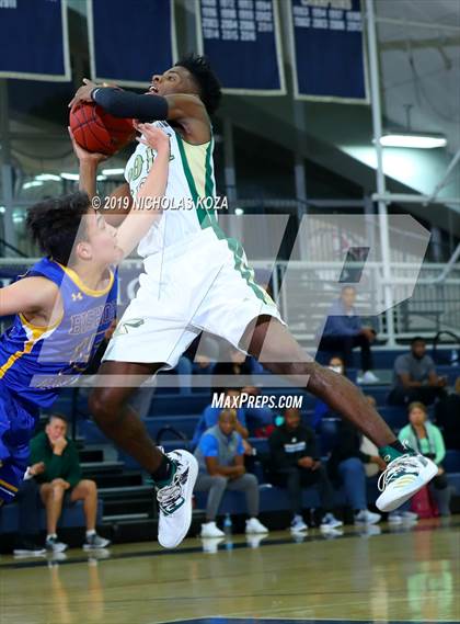 Thumbnail 3 in Long Beach Poly vs. Bishop Amat (St. John Bosco-Gahr Classic) photogallery.
