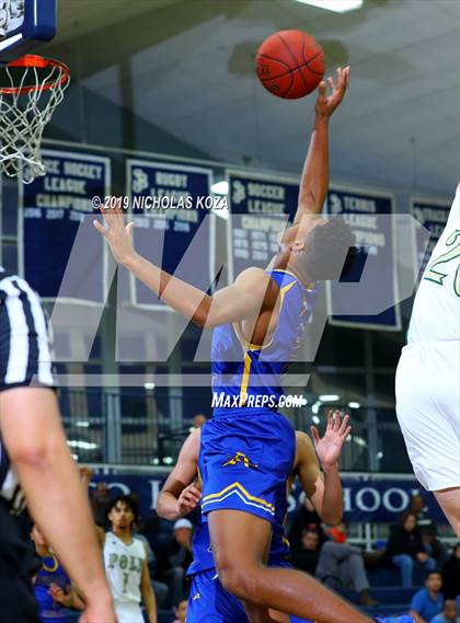 Thumbnail 3 in Long Beach Poly vs. Bishop Amat (St. John Bosco-Gahr Classic) photogallery.