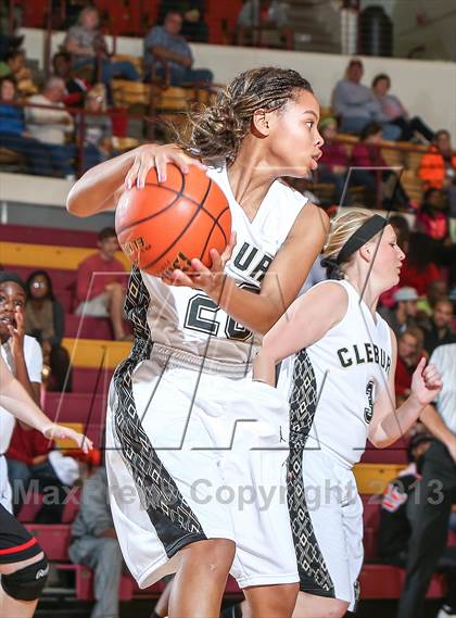 Thumbnail 3 in Cleburne vs. Martin (Fantasy of Lights Tournament) photogallery.