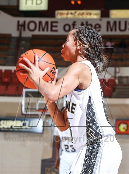 Thumbnail 2 in Cleburne vs. Martin (Fantasy of Lights Tournament) photogallery.