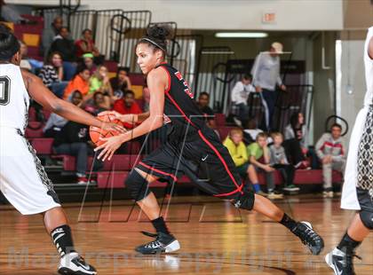 Thumbnail 1 in Cleburne vs. Martin (Fantasy of Lights Tournament) photogallery.