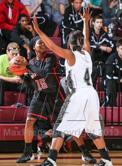 Thumbnail 3 in Cleburne vs. Martin (Fantasy of Lights Tournament) photogallery.