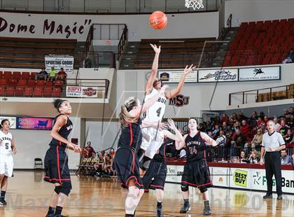 Thumbnail 3 in Cleburne vs. Martin (Fantasy of Lights Tournament) photogallery.