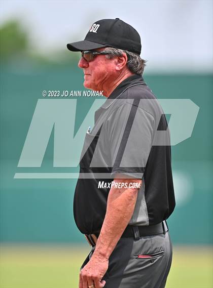 Thumbnail 2 in Cypress Woods vs. Rockwall-Heath (UIL 6A Region 2 Semifinal - Game 3) photogallery.