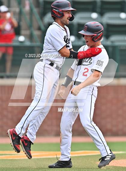 Thumbnail 2 in Cypress Woods vs. Rockwall-Heath (UIL 6A Region 2 Semifinal - Game 3) photogallery.
