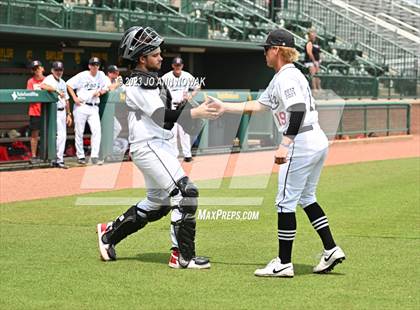 Thumbnail 2 in Cypress Woods vs. Rockwall-Heath (UIL 6A Region 2 Semifinal - Game 3) photogallery.