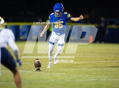 Thumbnail 2 in Notre Dame (SO) @ Bishop Amat photogallery.
