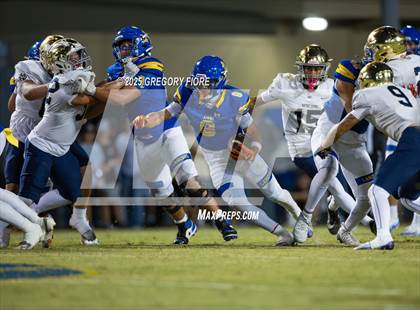 Thumbnail 1 in Notre Dame (SO) @ Bishop Amat photogallery.