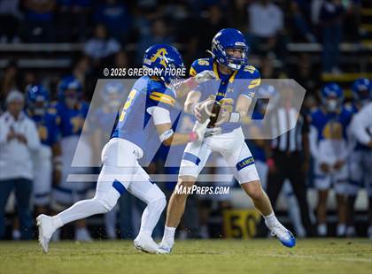 Thumbnail 1 in Notre Dame (SO) @ Bishop Amat photogallery.