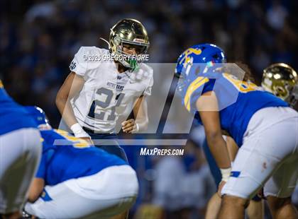 Thumbnail 2 in Notre Dame (SO) @ Bishop Amat photogallery.