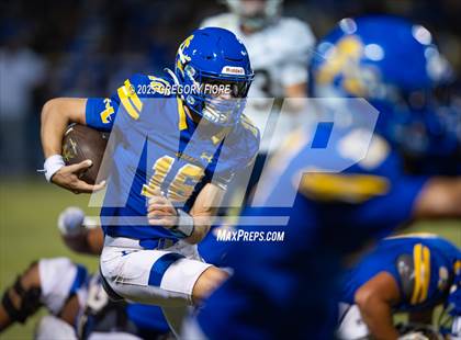 Thumbnail 1 in Notre Dame (SO) @ Bishop Amat photogallery.