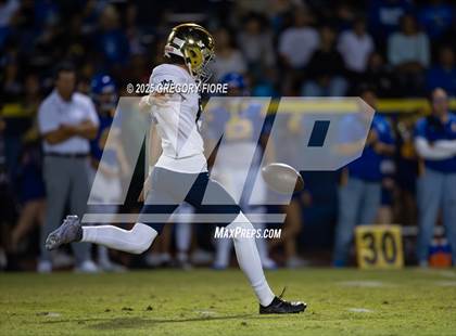 Thumbnail 1 in Notre Dame (SO) @ Bishop Amat photogallery.