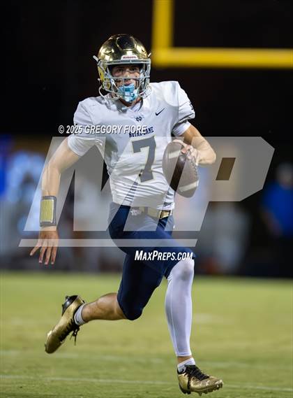 Thumbnail 2 in Notre Dame (SO) @ Bishop Amat photogallery.