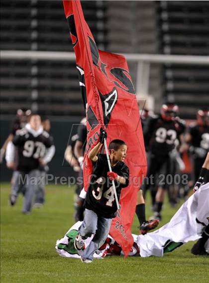 Thumbnail 3 in De La Salle vs. Centennial (CIF State D1 Final) photogallery.