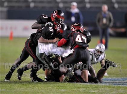 Thumbnail 1 in De La Salle vs. Centennial (CIF State D1 Final) photogallery.