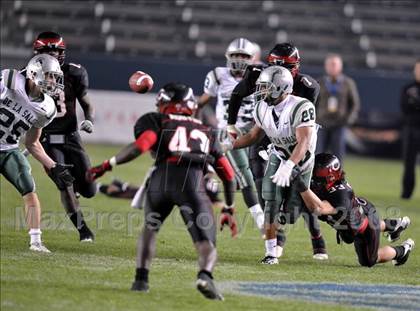 Thumbnail 1 in De La Salle vs. Centennial (CIF State D1 Final) photogallery.
