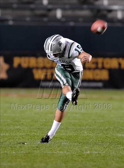 Thumbnail 1 in De La Salle vs. Centennial (CIF State D1 Final) photogallery.