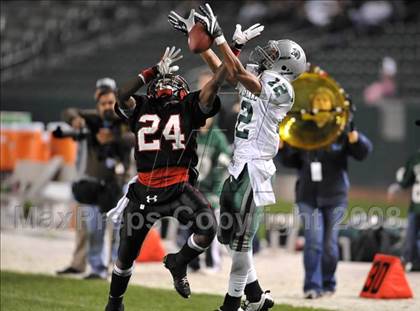 Thumbnail 1 in De La Salle vs. Centennial (CIF State D1 Final) photogallery.