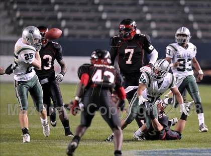 Thumbnail 3 in De La Salle vs. Centennial (CIF State D1 Final) photogallery.
