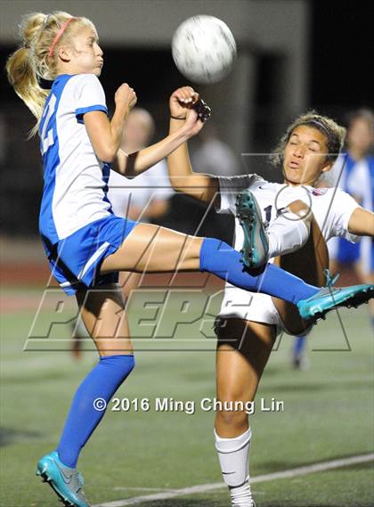 Thumbnail 2 in Tesoro vs. Santa Margarita (CIF SS D1 Final) photogallery.