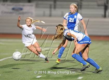 Thumbnail 2 in Tesoro vs. Santa Margarita (CIF SS D1 Final) photogallery.
