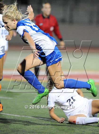 Thumbnail 2 in Tesoro vs. Santa Margarita (CIF SS D1 Final) photogallery.