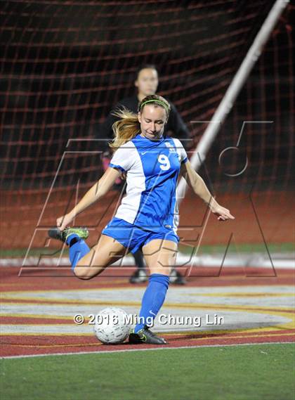 Thumbnail 3 in Tesoro vs. Santa Margarita (CIF SS D1 Final) photogallery.
