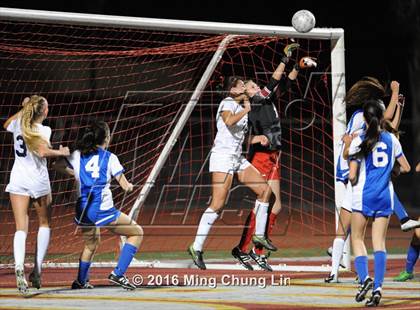 Thumbnail 3 in Tesoro vs. Santa Margarita (CIF SS D1 Final) photogallery.