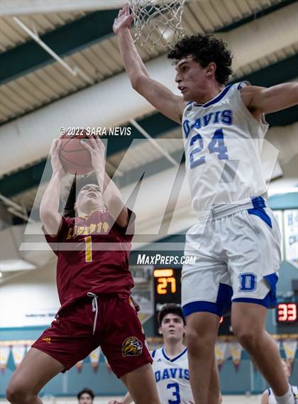 Thumbnail 2 in Liberty vs. Davis (Simply Showdown) photogallery.