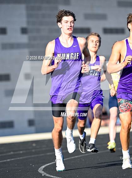 Thumbnail 3 in Muncie Central Duals (1600 Meter) photogallery.