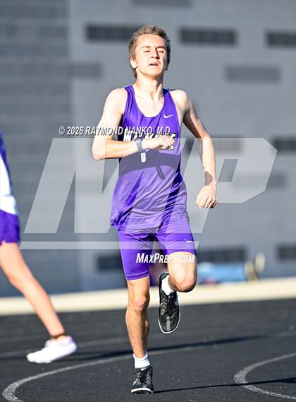 Thumbnail 2 in Muncie Central Duals (1600 Meter) photogallery.