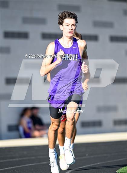 Thumbnail 2 in Muncie Central Duals (1600 Meter) photogallery.