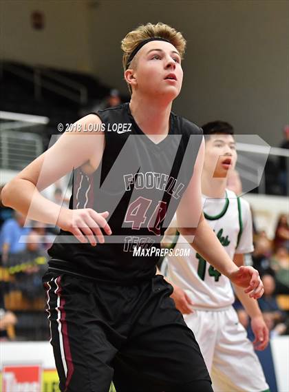 Thumbnail 2 in Nogales vs. Foothill Tech (CIF SS 5AA Final) photogallery.