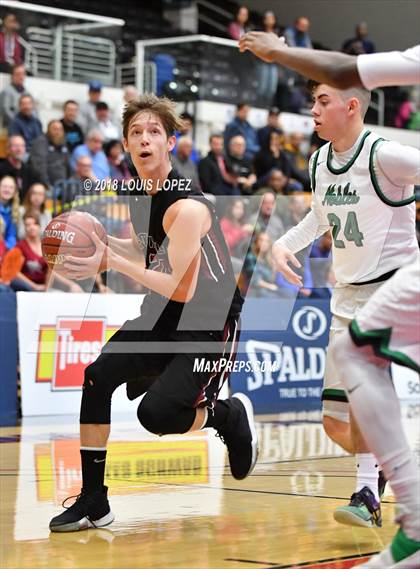 Thumbnail 3 in Nogales vs. Foothill Tech (CIF SS 5AA Final) photogallery.