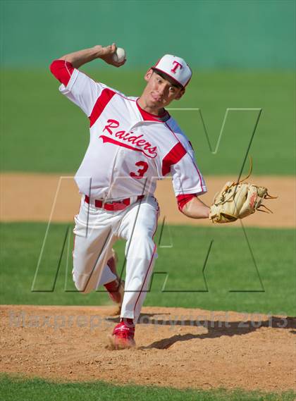 Thumbnail 1 in Carroll vs Taft (UIL 5A Region IV  Bi-District Playoff) photogallery.