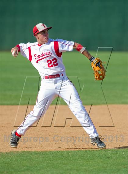 Thumbnail 2 in Carroll vs Taft (UIL 5A Region IV  Bi-District Playoff) photogallery.