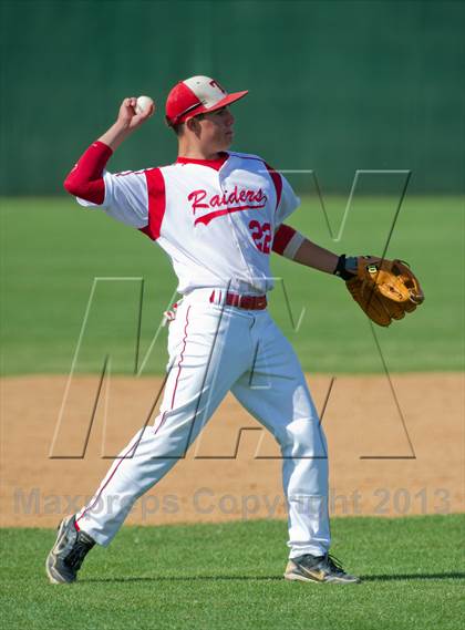 Thumbnail 3 in Carroll vs Taft (UIL 5A Region IV  Bi-District Playoff) photogallery.