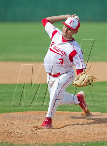 Thumbnail 3 in Carroll vs Taft (UIL 5A Region IV  Bi-District Playoff) photogallery.