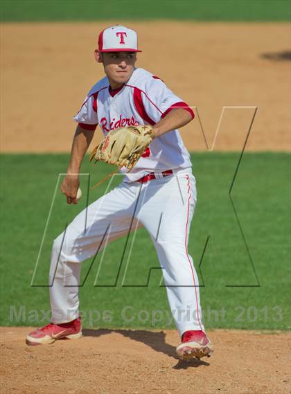 Thumbnail 1 in Carroll vs Taft (UIL 5A Region IV  Bi-District Playoff) photogallery.