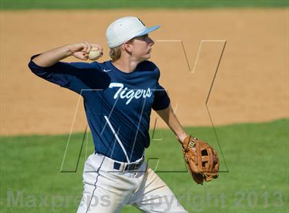 Thumbnail 2 in Carroll vs Taft (UIL 5A Region IV  Bi-District Playoff) photogallery.