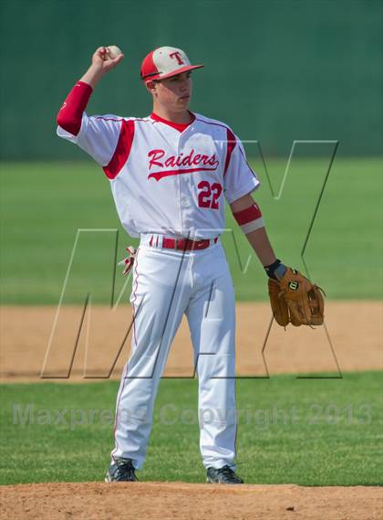 Thumbnail 2 in Carroll vs Taft (UIL 5A Region IV  Bi-District Playoff) photogallery.