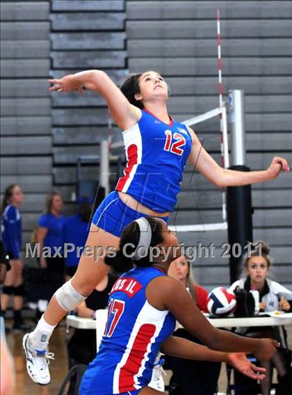 Thumbnail 2 in Clovis West vs. Los Alamitos (Duranho Fall Classic) photogallery.