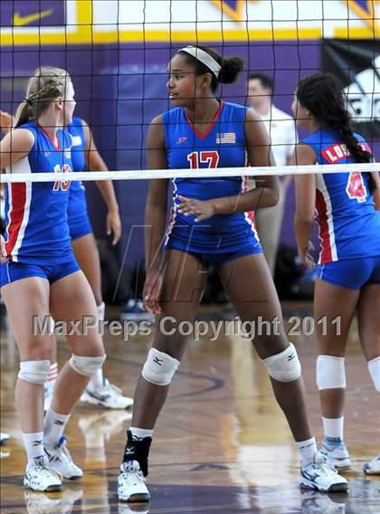 Thumbnail 3 in Clovis West vs. Los Alamitos (Duranho Fall Classic) photogallery.