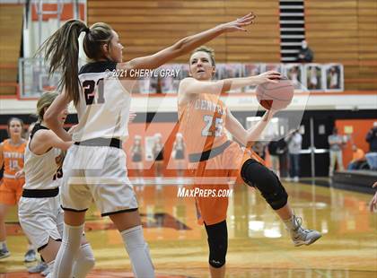 Thumbnail 2 in Sullivan Central @ Elizabethton (TSSAA 1-AA District Semifinal) photogallery.