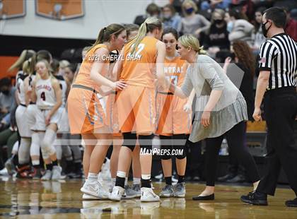 Thumbnail 1 in Sullivan Central @ Elizabethton (TSSAA 1-AA District Semifinal) photogallery.