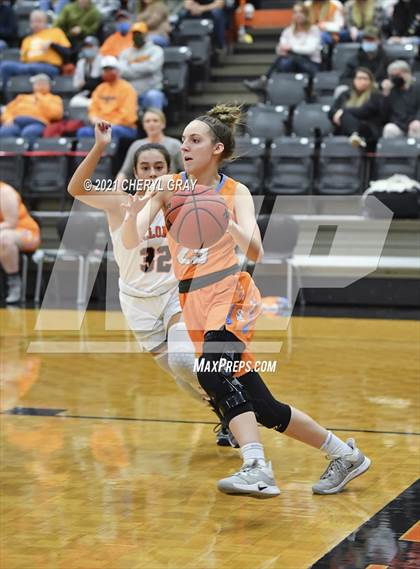 Thumbnail 3 in Sullivan Central @ Elizabethton (TSSAA 1-AA District Semifinal) photogallery.