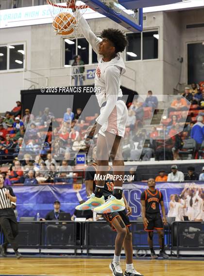 Thumbnail 1 in Columbus vs. Seminole (FHSAA 7A Semifinal) photogallery.