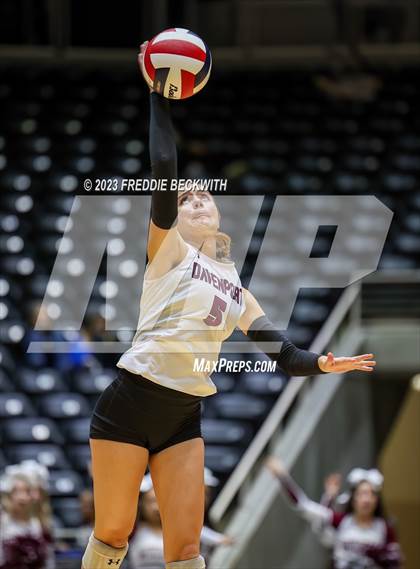 Thumbnail 2 in Davenport vs. Celina (UIL 4A Volleyball Semi-Final) photogallery.